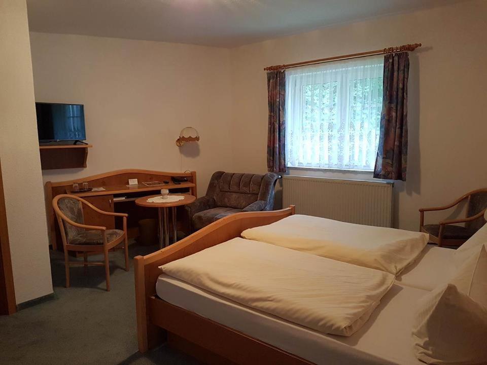 Land-Gut-Hotel Zur Lochmuehle 페니그 외부 사진
