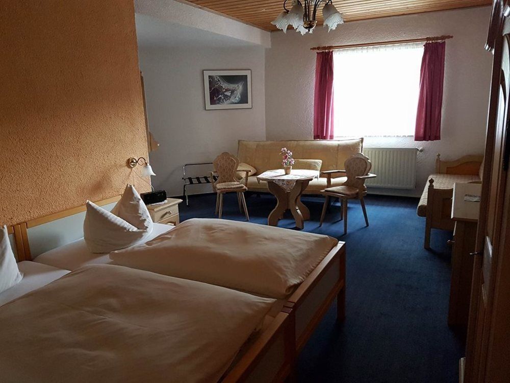 Land-Gut-Hotel Zur Lochmuehle 페니그 외부 사진